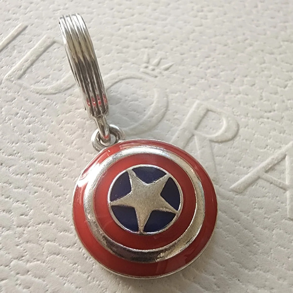 Pandora Marvel The Avengers Captain America Shield Dangle Charm - Picture 5 of 8